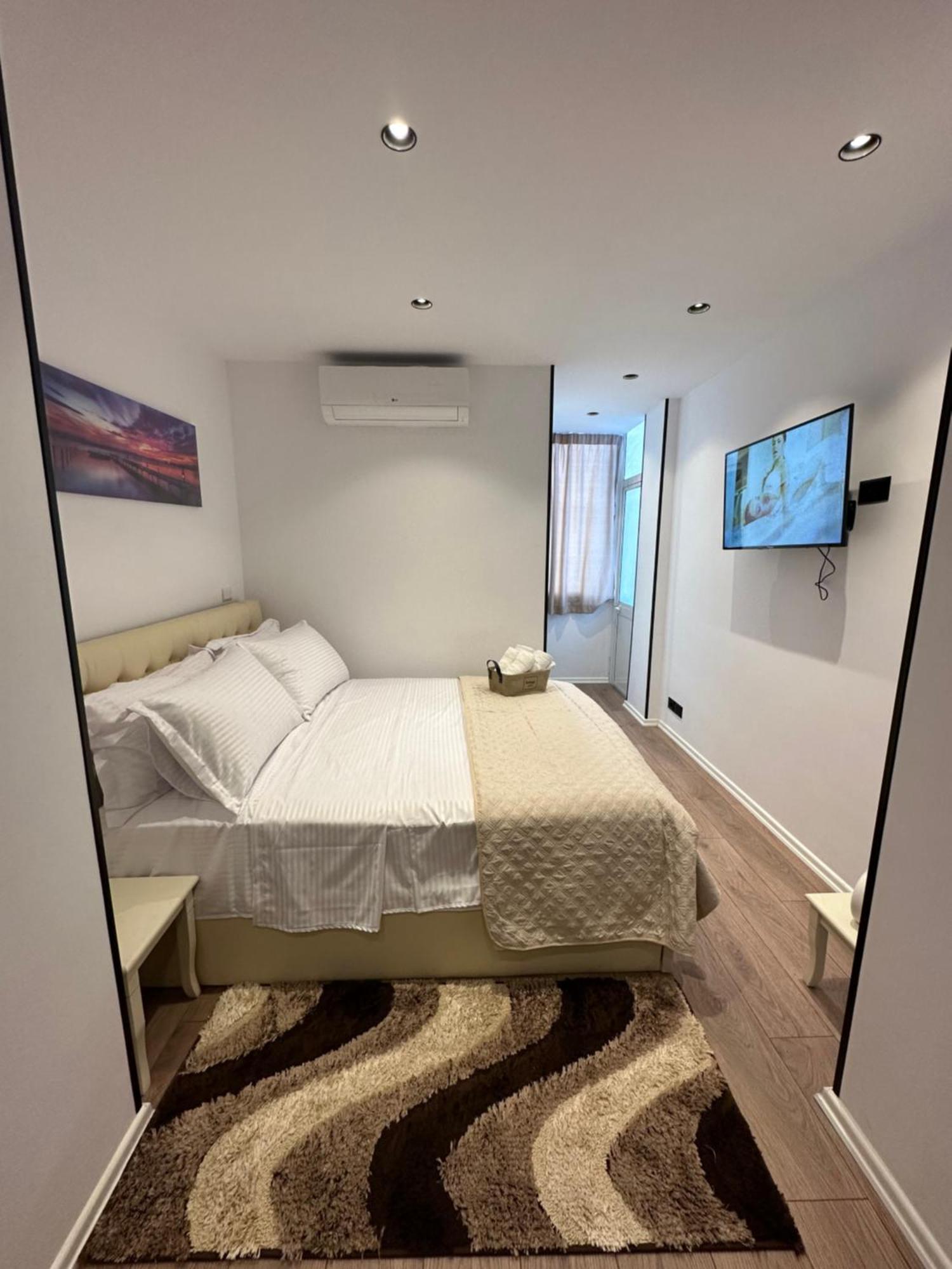 Heart Of Tirana Apartment Exterior foto